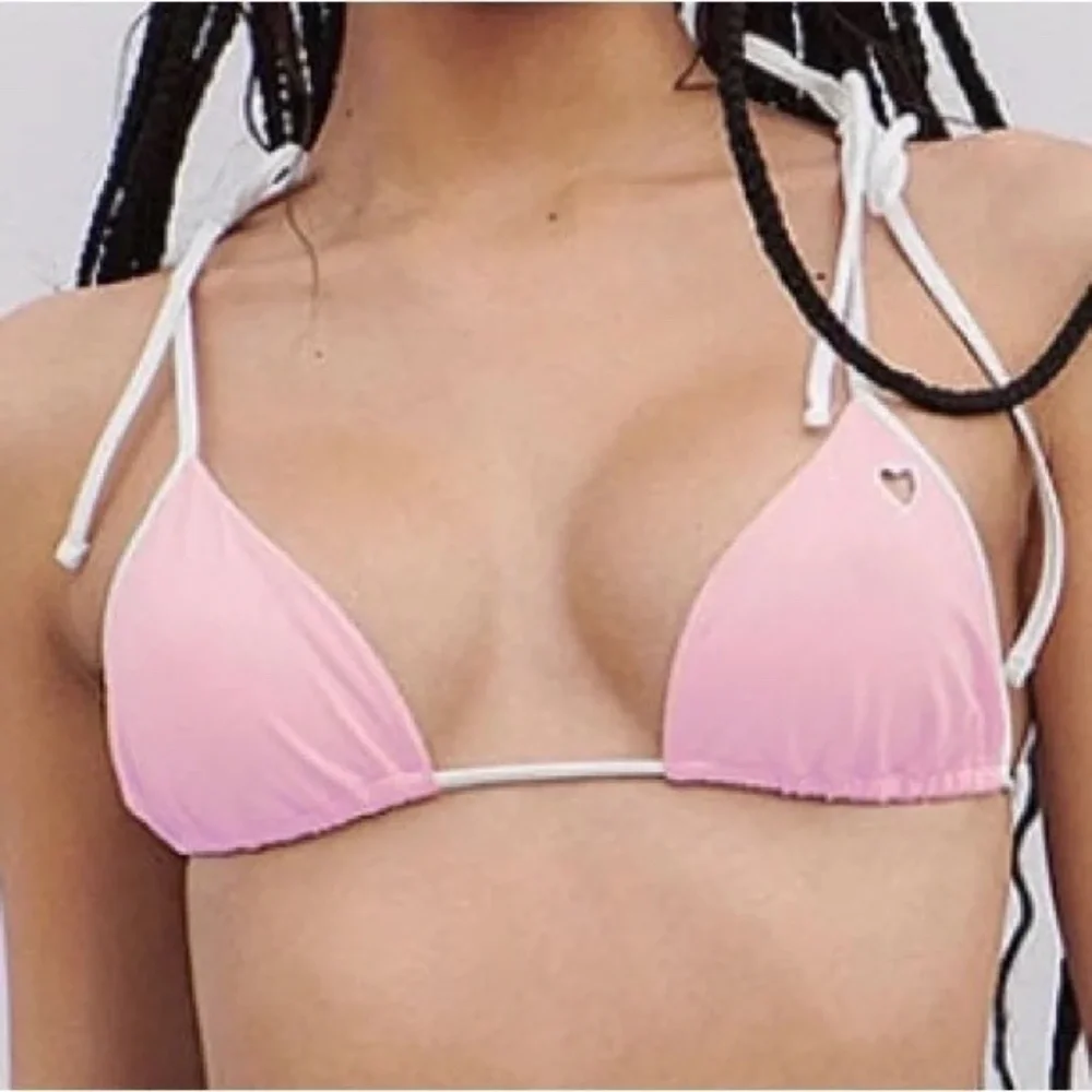 New! Frankies Bikinis Alessa Bikini Top pink with heart cutout 31075